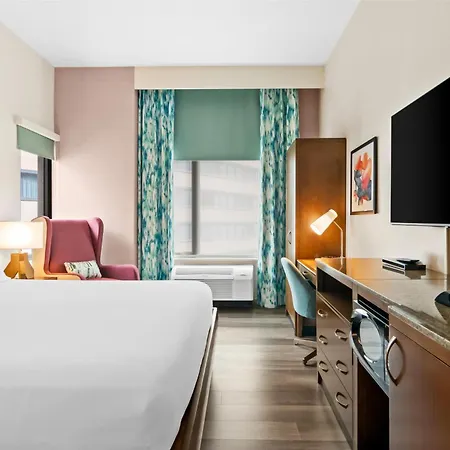Hilton Garden Inn Chicago Downtown Riverwalk Exterior photo