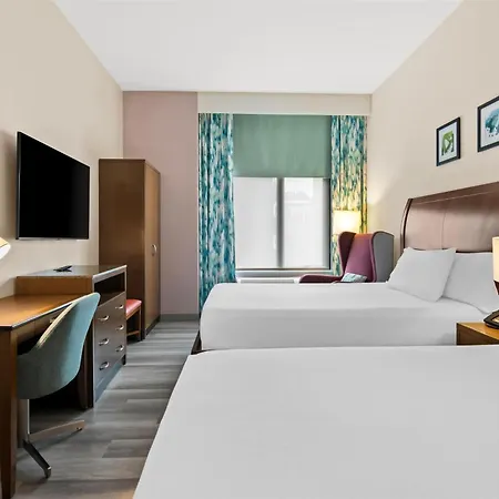 Hilton Garden Inn Chicago Downtown Riverwalk Exterior photo