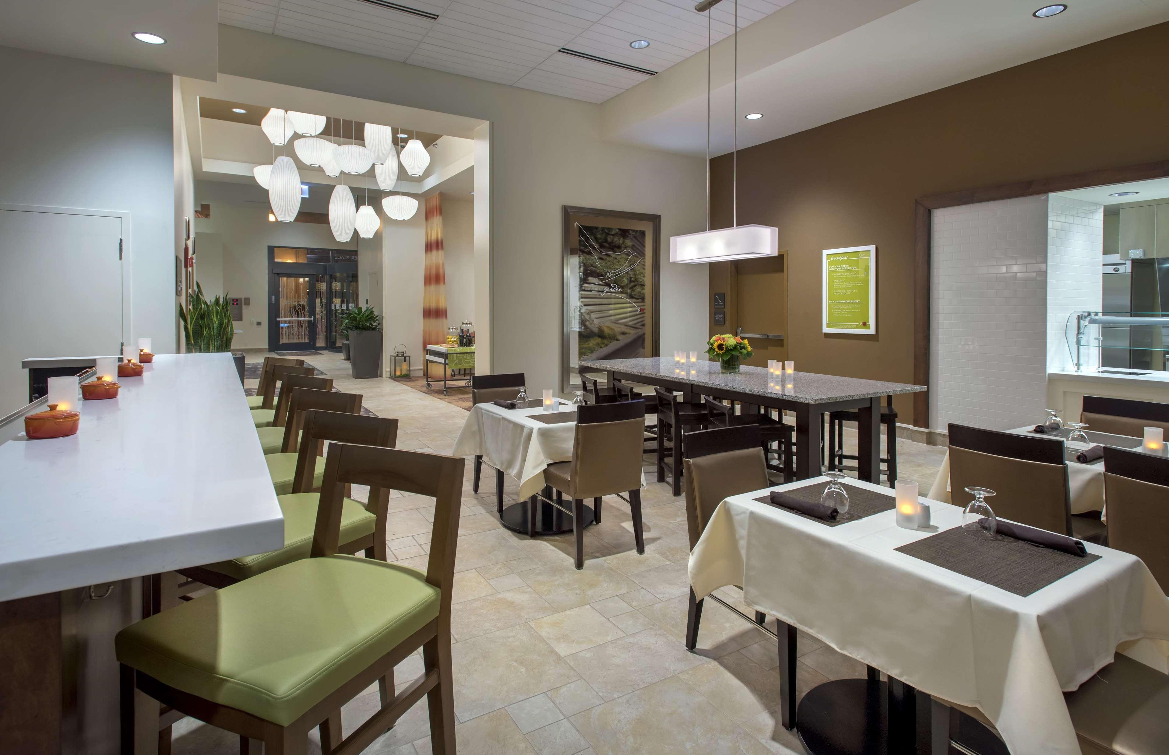 Hilton Garden Downtown Riverwalk 3*